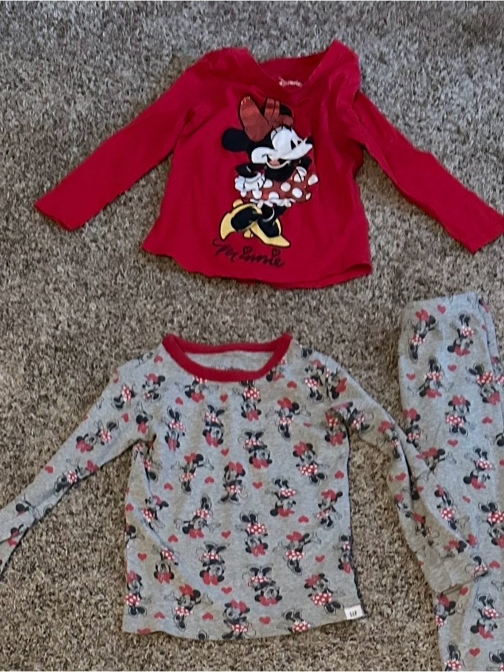 Disney/Gap Minnie Mouse girls size 5 bundle -GAP PJ set + long sleeve shirt